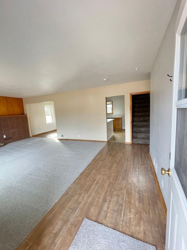 421 W Van Dusen St, House other with 5 bedrooms, 2 bathrooms and null parking in Springfield MN | Image 5