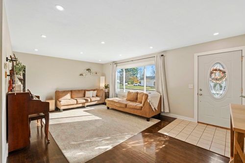 216 Hoover Street, SUN PRAIRIE, WI, 53590 | Card Image