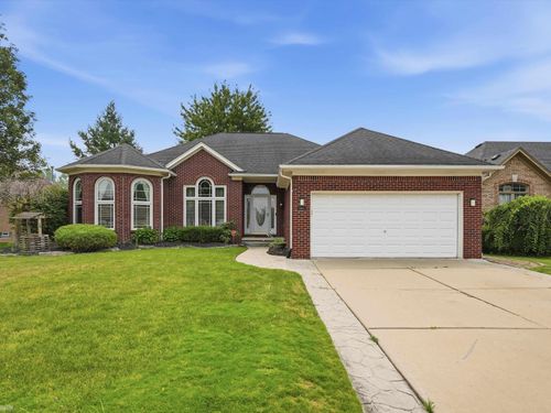36606 Maple Leaf Dr, New Baltimore, MI, 48047-5581 | Card Image