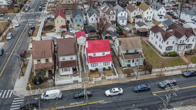 Aerial perspective of suburban area | Image 27