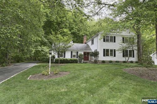 7 Pontiac Dr, Wayne, NJ, 07470-5014 | Card Image