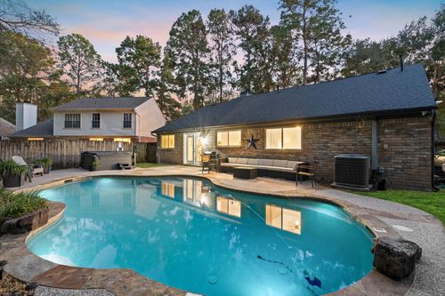 39 Still Corner Pl, The Woodlands, TX, 77381-3252 | Card Image