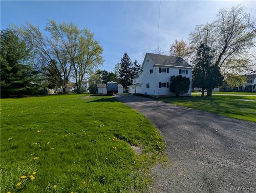 2793 Amsdell Rd, Hamburg, NY, 14075-6631 | Card Image
