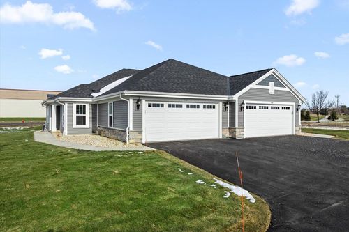 1001-504 Hunter Oaks Boulevard, WATERTOWN, WI, 53094 | Card Image