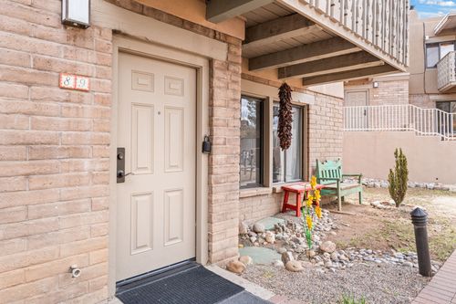 89-320 Artist Rd, Santa Fe, NM, 87501-2079 | Card Image