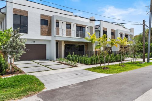 724-724 Sw 8th Way, Fort Lauderdale, FL, 33315-3881 | Card Image