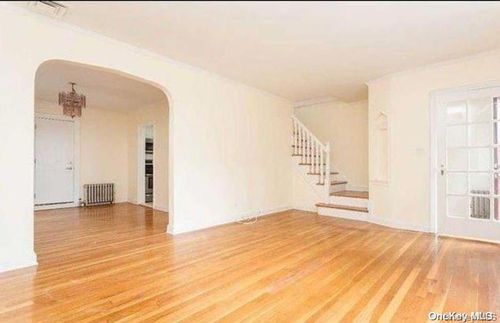 112-37 180th St, Addisleigh Park, NY, 11433-4132 | Card Image