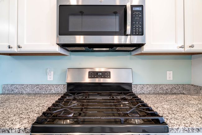 435 Wright St, Condo with 3 bedrooms, 3 bathrooms and null parking in Wixom MI | Image 14