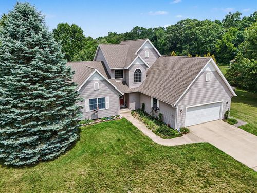 17704 Moorepark Rd, Three Rivers, MI, 49093-9624 | Card Image