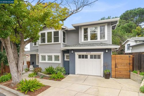 1333 Warren St, Martinez, CA, 94553-1914 | Card Image