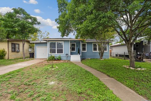 611 Kashmuir Pl, San Antonio, TX, 78223-1516 | Card Image