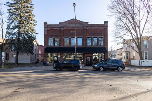 45 E Elm St, Chippewa Falls, WI, 54729-1820 | Card Image