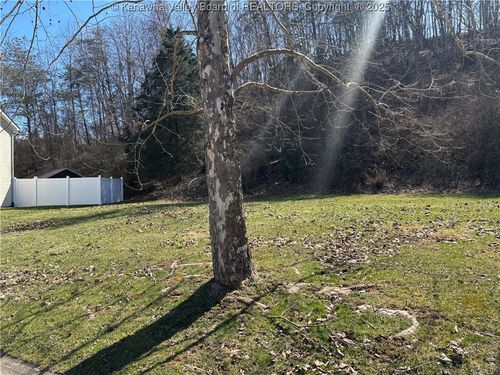 1 Pipestem Dr, Saint Albans, WV, 25177-3374 | Card Image