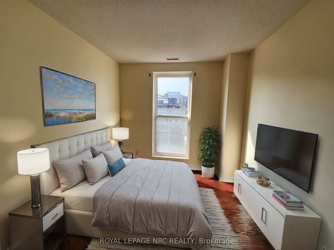 812 - 135 James St S, Condo with 2 bedrooms, 2 bathrooms and null parking in Hamilton ON | Image 8