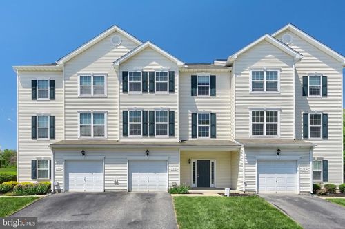 2312-2312 Sunny Hill Cir, YORK, PA, 17406-1569 | Card Image