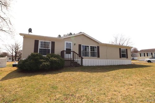 3717 Wolfs Hollow Rd, Orefield, PA, 18069-2155 | Card Image