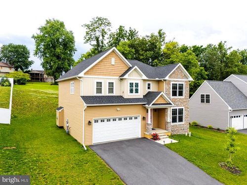 645 N Pier Dr, LANCASTER, PA, 17603-9333 | Card Image