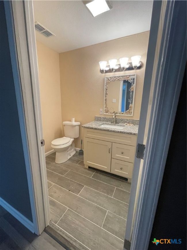 700 3rd Street, House other with 2 bedrooms, 1 bathrooms and null parking in Edna TX | Image 16