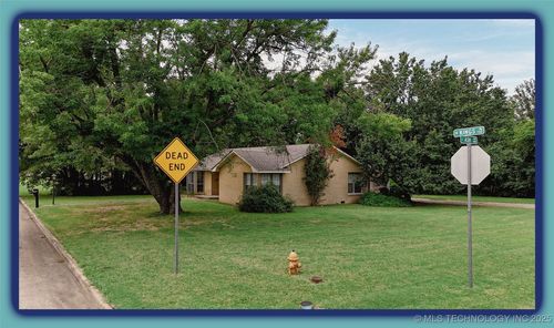700 W Kings Rd, Ada, OK, 74820-8044 | Card Image