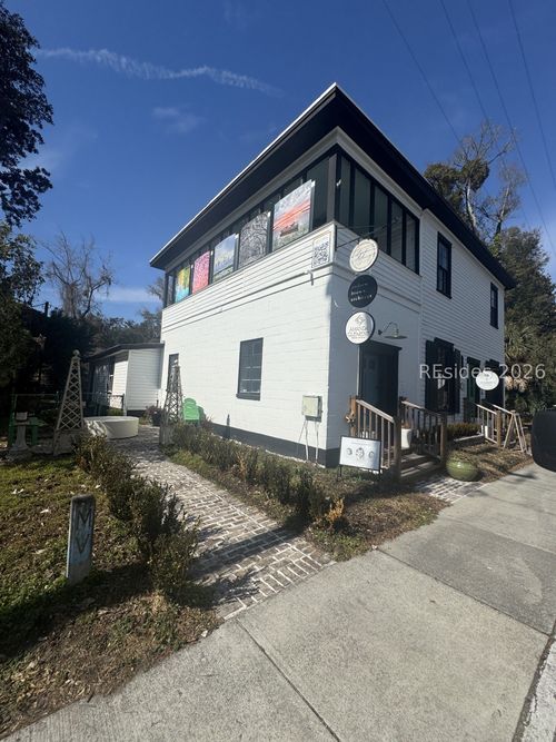 20 Calhoun St, Bluffton, SC, 29910-7077 | Card Image