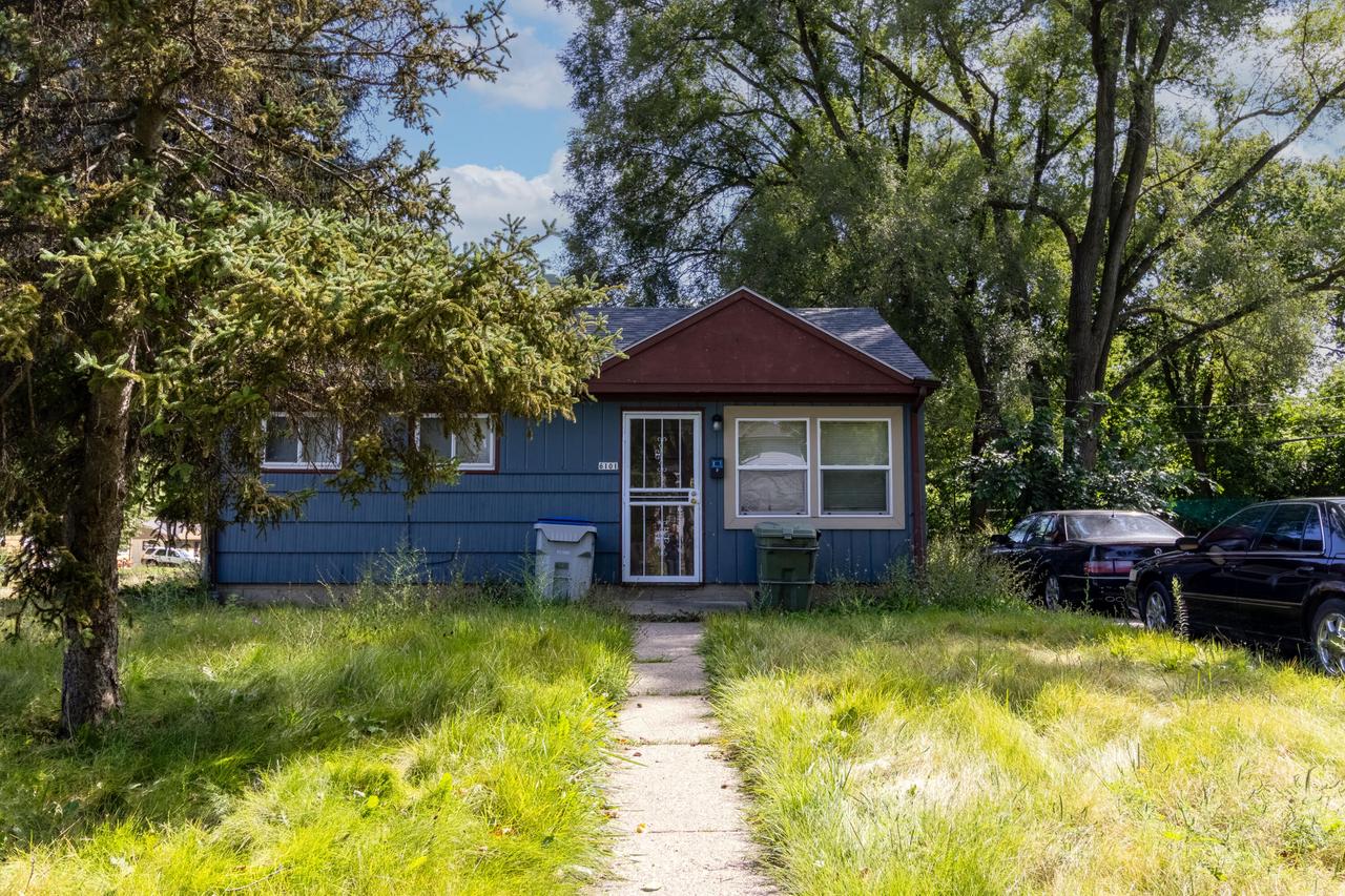 Carmen Ave, Milwaukee, WI 53218