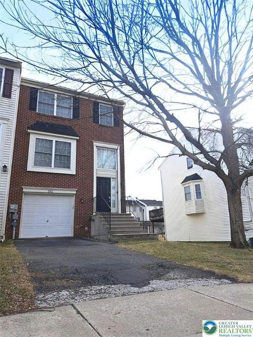 341 S Oak St, Freemansburg, PA, 18017-7068 | Card Image