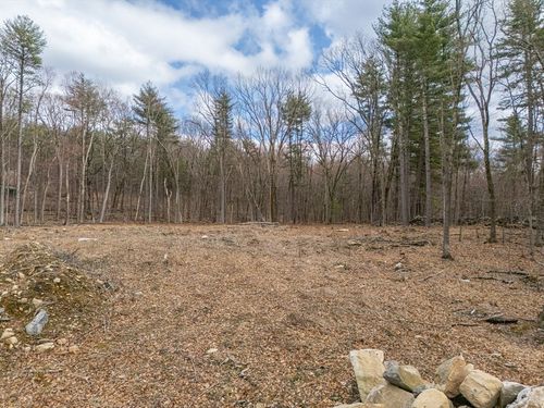 100-98 Meadow Rd, Bolton, MA, 01740-1120 | Card Image