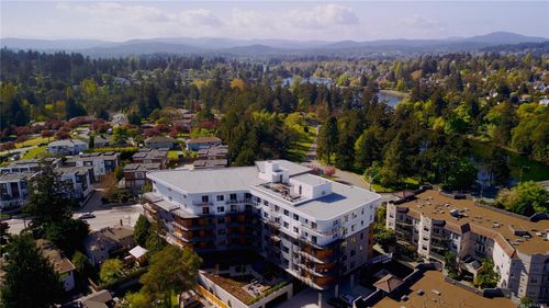 608-1075 Tillicum Rd, Esquimalt, BC, V9A2A4 | Card Image