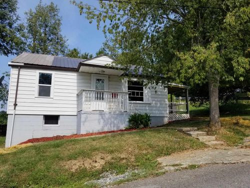 8287 Gordon St, Stonewood, WV, 26301-7814 | Card Image