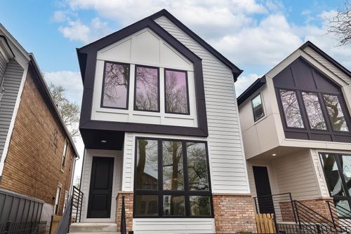 5355 N Melvina Ave, Chicago, IL, 60630-1046 | Card Image