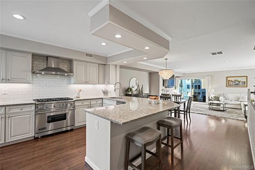 21 Deepwater Way, Bronx, NY, 10464-1450 | Card Image