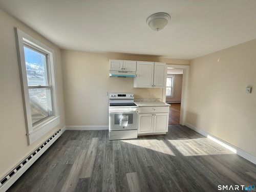 apt-2nd-11 Starr Ave, Danbury, CT, 06810-5574 | Card Image