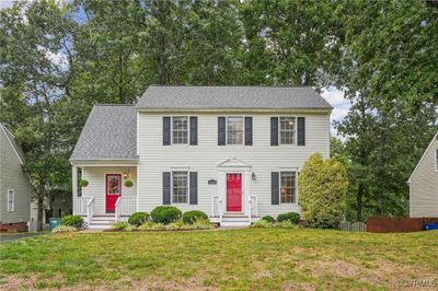 Colonial inspired home within small, quiet neighborhood. | Image 1