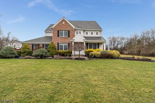 4 Fox Chase Turn, Pittstown, NJ, 08867-4251 | Card Image