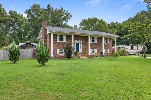 190 W View Dr, Florence, AL, 35633-7117 | Card Image