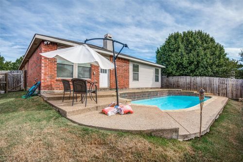 2024 Shawnee Trl, Justin, TX, 76247-6713 | Card Image