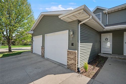 e-3840 37th Ave Sw, Cedar Rapids, IA, 52404-8317 | Card Image