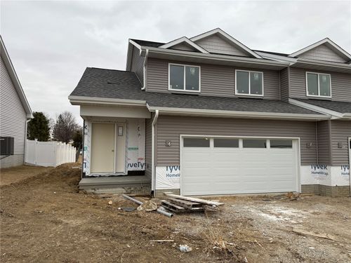 109 Dawson Dr, West Branch, IA, 52358-1200 | Card Image