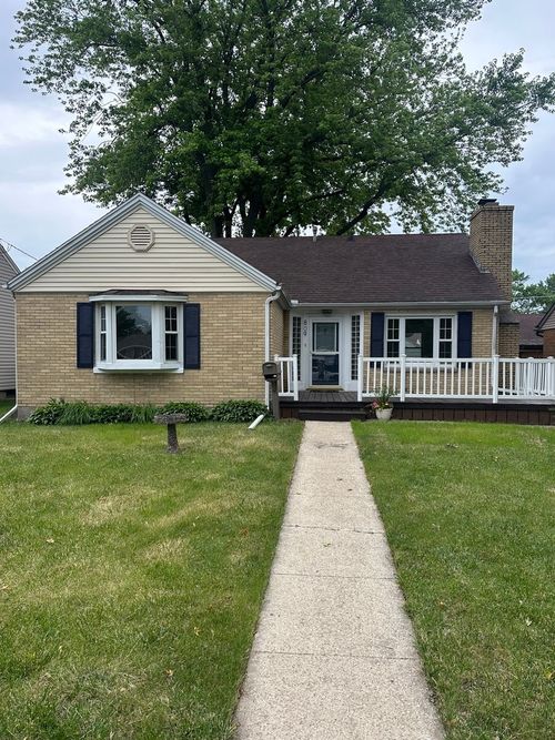809 W 14th St, Sterling, IL, 61081-2115 | Card Image