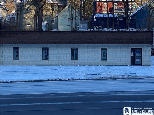 525 Foote Ave, Jamestown, NY, 14701-8204 | Card Image