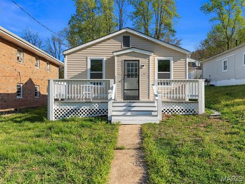 317 E Sand St, Pacific, MO, 63069-1627 | Card Image