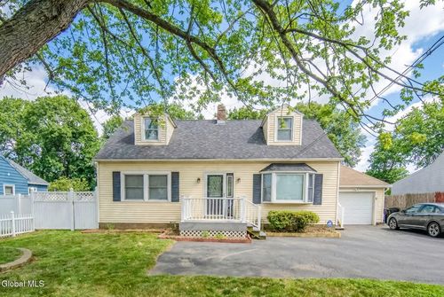 539 Albany Shaker Rd, Loudonville, NY, 12211-2132 | Card Image