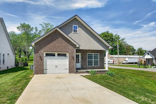 142 Beckham Way, Smithville, TN, 37166-4500 | Card Image