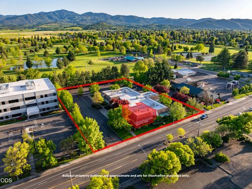 103-229 W Stewart Ave, Medford, OR, 97501-3663 | Card Image