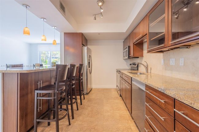 APT-101 - 50 Ocean Lane Dr, Condo with 3 bedrooms, 2 bathrooms and null parking in Key Biscayne FL | Image 14