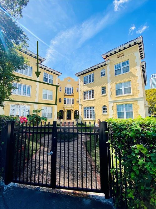 apt-2f-3224 Biscayne Blvd, Miami, FL, 33137-4145 | Card Image