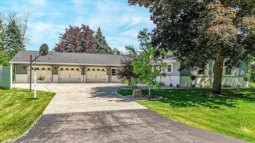 1111 Kerwin Road, FOX CROSSING, WI, 54956 | Card Image