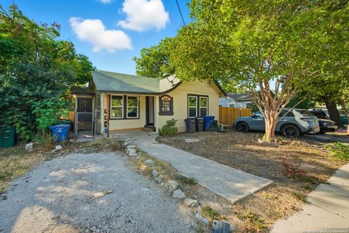 2215 N Elmendorf St, San Antonio, TX, 78201-6057 | Card Image