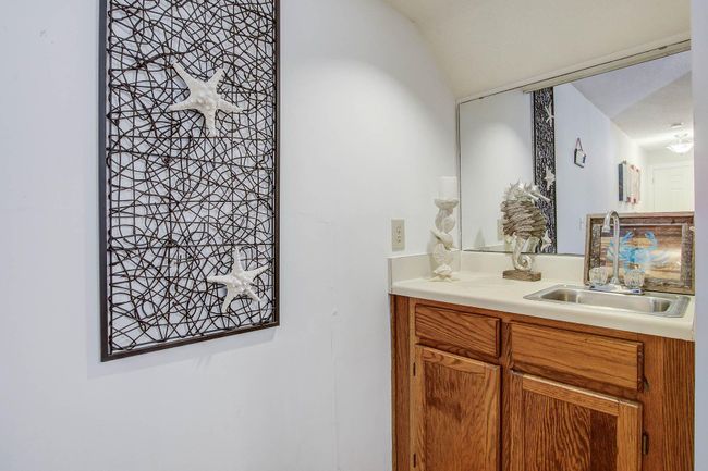 30 MC Wet Bar | Image 28