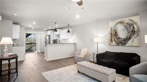 1975 N Bourbon Dr, Fayetteville, AR, 72703-2453 | Card Image